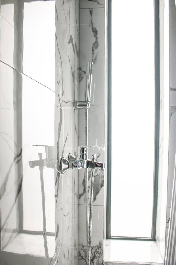 Live The Luxe Appartement Kallithea  Buitenkant foto