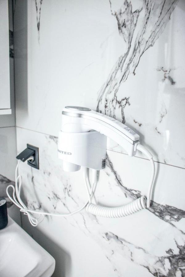Live The Luxe Appartement Kallithea  Buitenkant foto