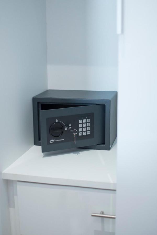 Live The Luxe Appartement Kallithea  Buitenkant foto